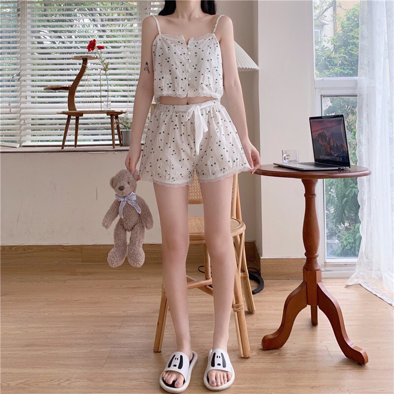 Bộ Đồ Ngủ Nữ 2 Dây Hoa Nhí Xanh / Set Áo 2 Dây Viền Ren Kèm Quần Short Buộc Nơ | BigBuy360 - bigbuy360.vn