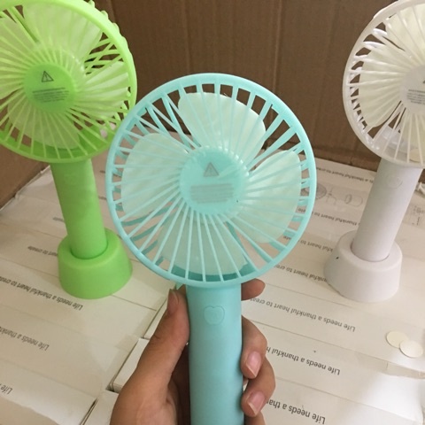 Quạt Tích Điện Mini Cầm Tay Hoặc Để Bàn 3 Chế Độ Gió + TẶNG PIN + DÂY SẠC