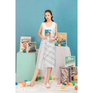 Chân váy kẻ tà lệch