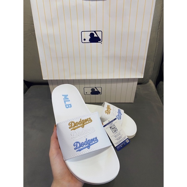 [Ảnh thật -Fullbox - Túi] Dép 𝑴𝒐̛̀ 𝑳𝒐̛̀ 𝑩𝒆̂  Dodgers logo ba màu