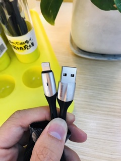 Cáp sạc và truyền dữ liệu tốc độ cao Baseus Horizontal Data Lightning 2.4A 1m