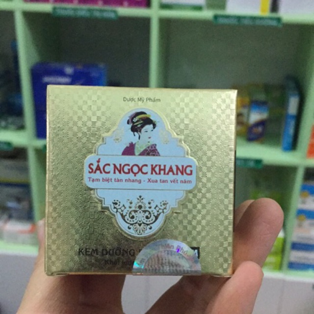 Kem bôi Sắc Ngọc Khang