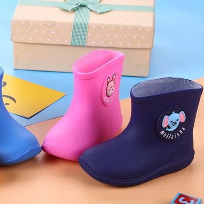 Children's rain boots with animal print Ready Stock Baby Sandals Non-slip Comfortable Cute Child Shoes Fashion Cartoon kids Slipper Lightweight Baby Shoes