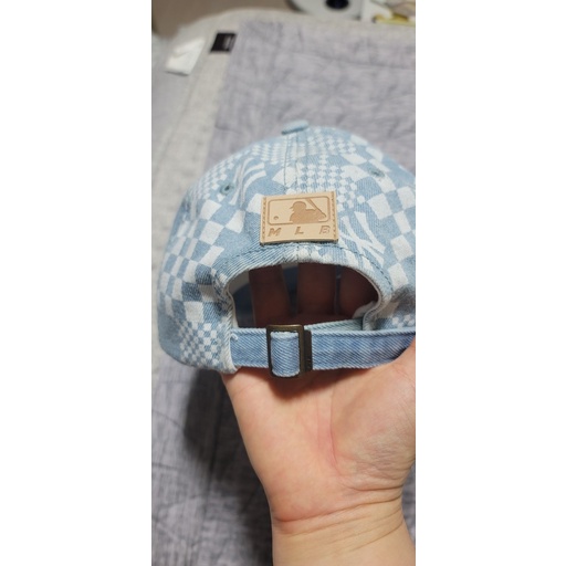 NÓN MLB CHECKER BOARD DENIM