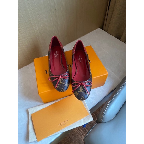 Giày búp bê mũi tròn cao cấp hoạ tiết thương hiệu Louis Vuitton LV Urban Twist da mềm êm chân