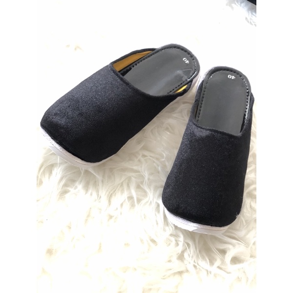 Hài nhung đen mũi cong cho nam và nữ