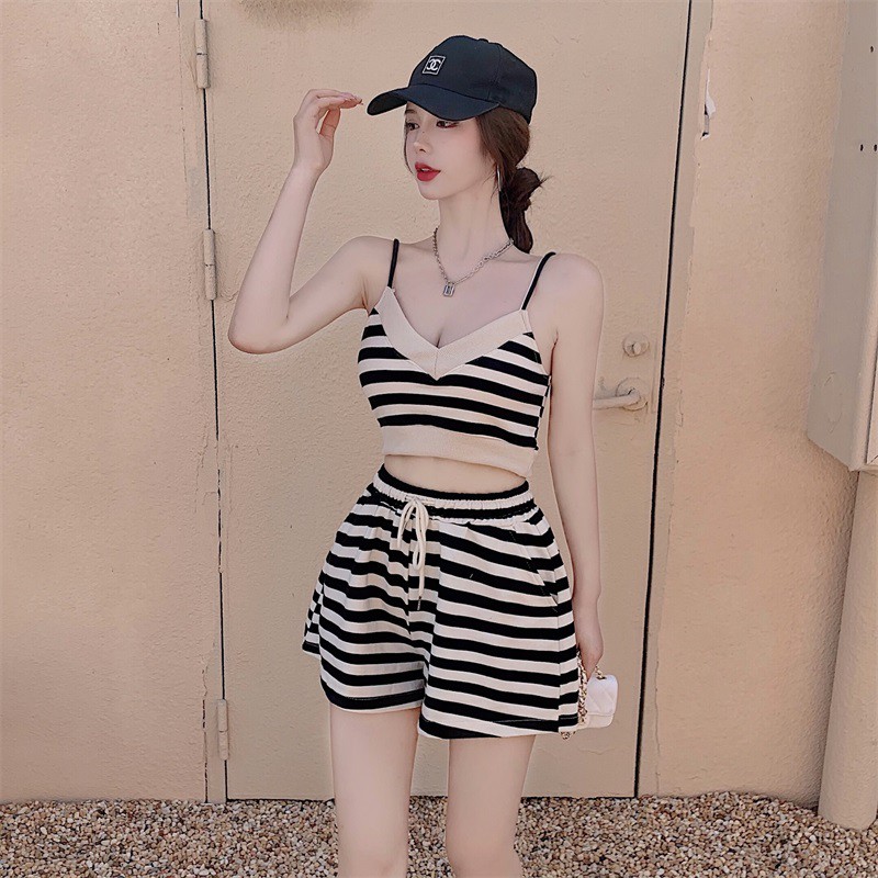 đồ hai mảnh gồm áo 2 dây và quần short ống rộng thời trang năng động cá tính cho nữ