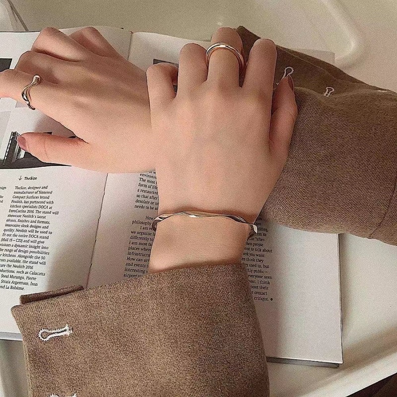 Vòng đeo tay unisex phong cách năng động basic phù hợp với nam nữ, còng đeo tay basic