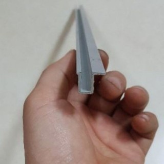 Ray lùa tủ quần áo (loại dầy đẹp) giá cho 4c 1m