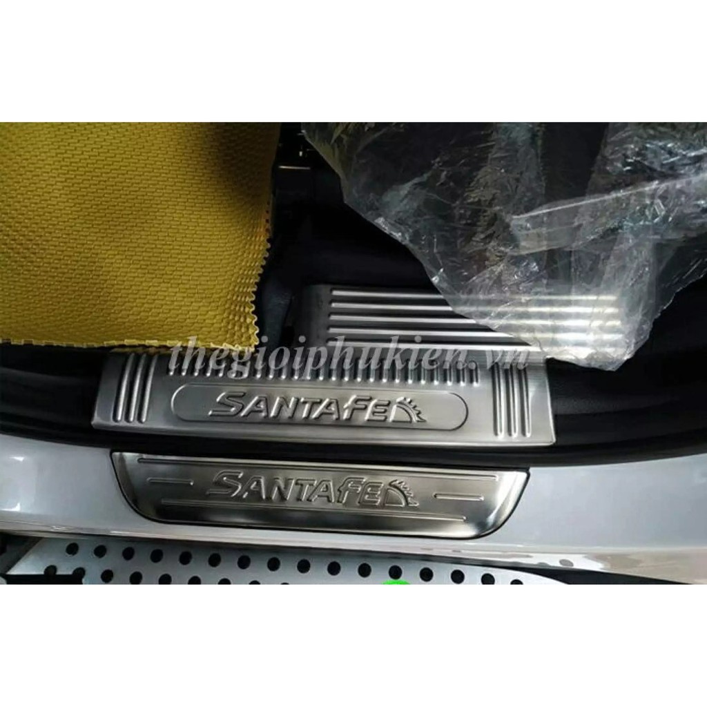 Ốp Bậc Cửa SantaFe 2019 2020 2021 mẫu INOX cao cấp