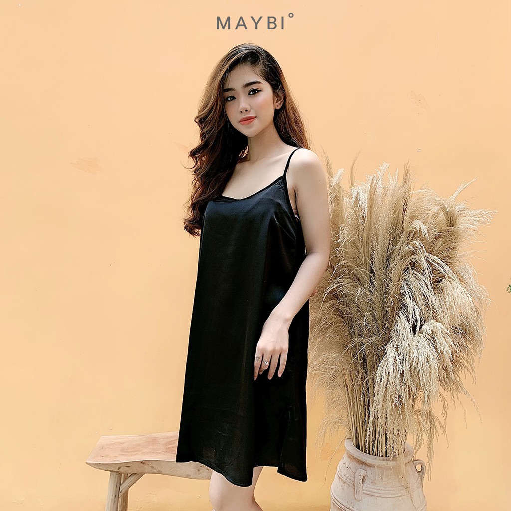 [Mã MAYBI100 giảm 100K đơn từ 599K] MAYBI - Đầm suông 2 dây đen Black short silk night dress