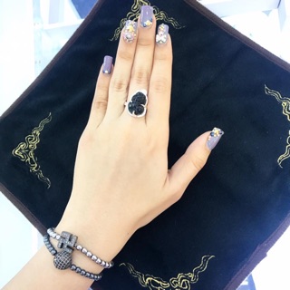 Nhẫn tỳ hưu bạc thạch anh đen