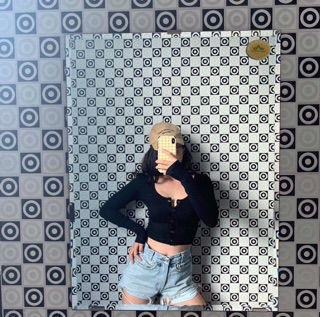 Crop top cúc bấm