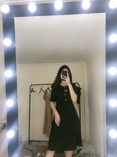 Váy cổ bèo