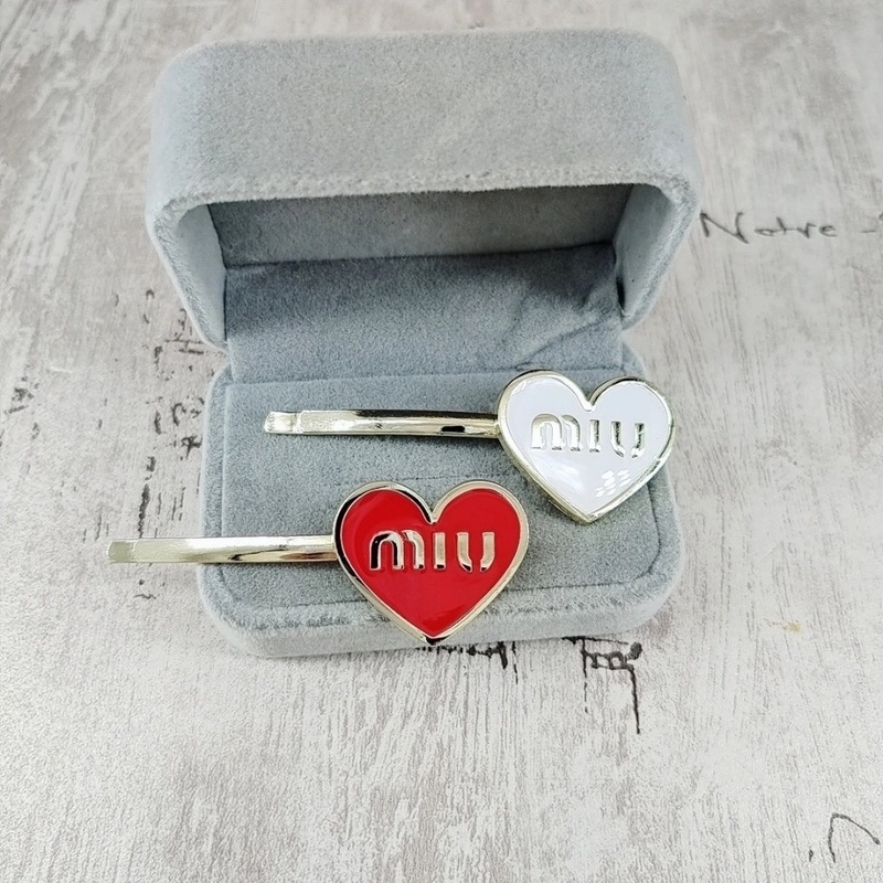 Kẹp tóc mái hình trái tim in chữ đơn giản thời trang