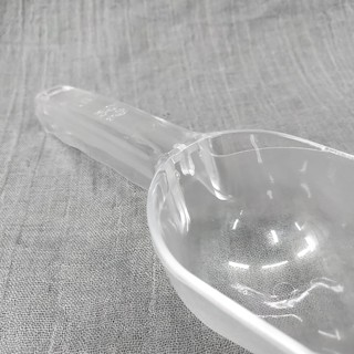 Xúc bột cán nhựa