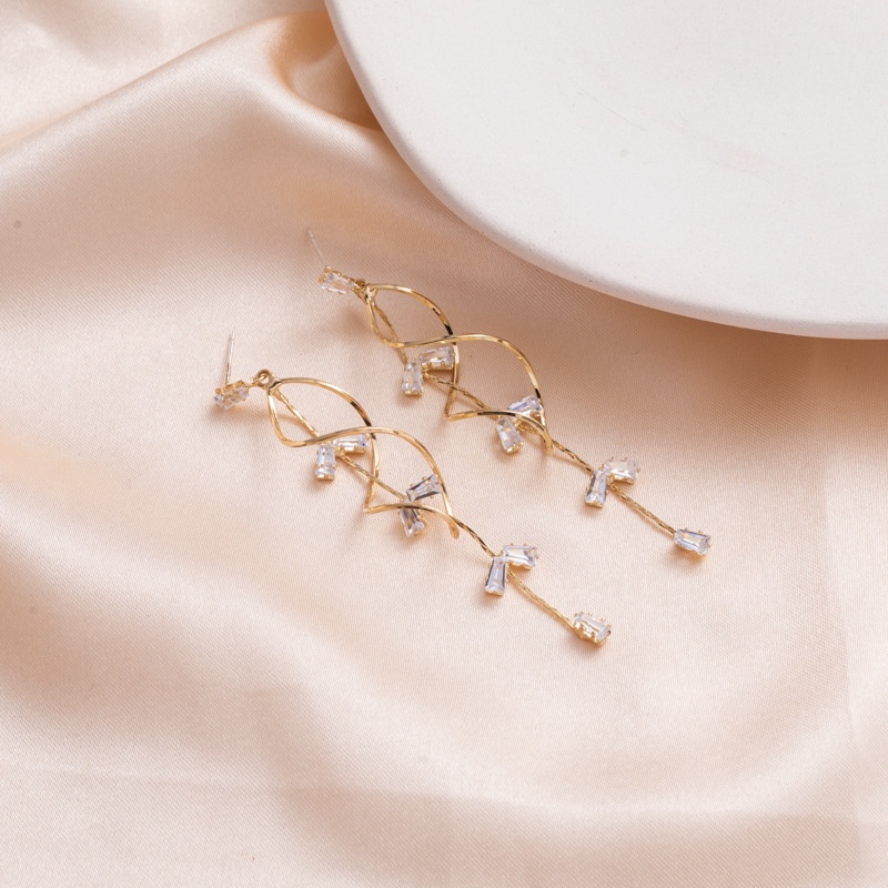 Khuyên Tai Xoắn Ốc Đính Kim Cương Nhân Tạo Phong Cách Hàn Quốc Mới