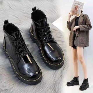 Giày boot nữ kiểu dáng dây buộc mới