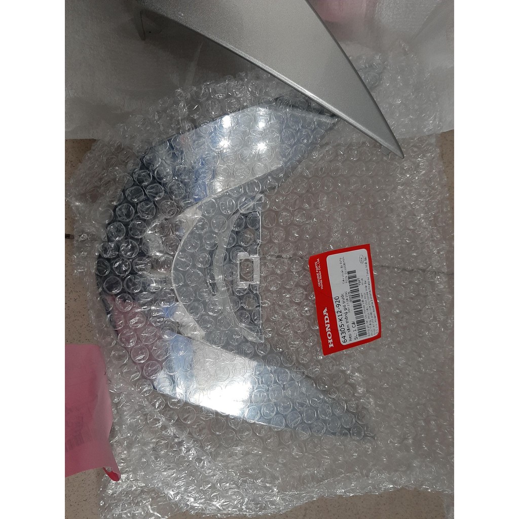 Nẹp tấm thông gió trước chữ v dưới mặt nạ lead 125 2013-2016 honda