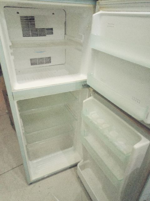 Tủ lạnh Sanyo 130 lít không đóng tuyết.