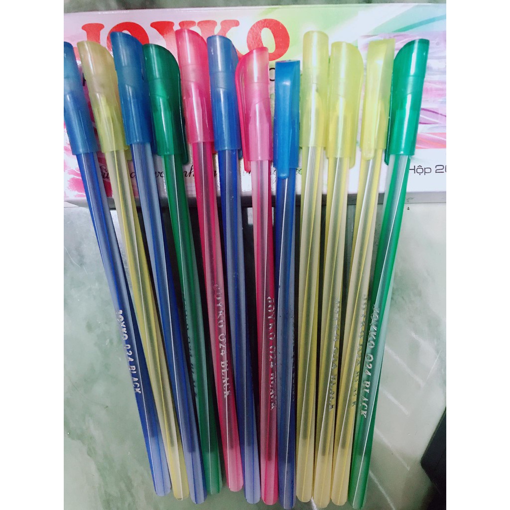 1 hộp 20 bút bi nến Joyko 025, hàng nhập khẩu, sản xuất tại Ấn độ theo công nghệ Đức.