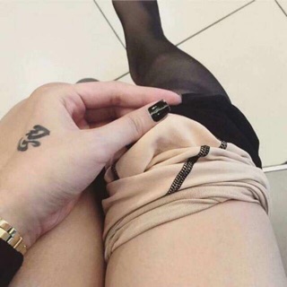 Quần tất 3D đánh lừa thị giác 🌸