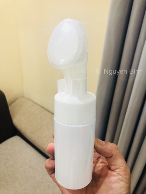 Chai đựng sữa rửa mặt tạo bọt có đầu mát xa 100ml | BigBuy360 - bigbuy360.vn