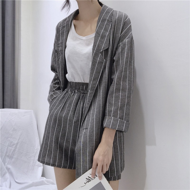Set áo blazer và quần shorts