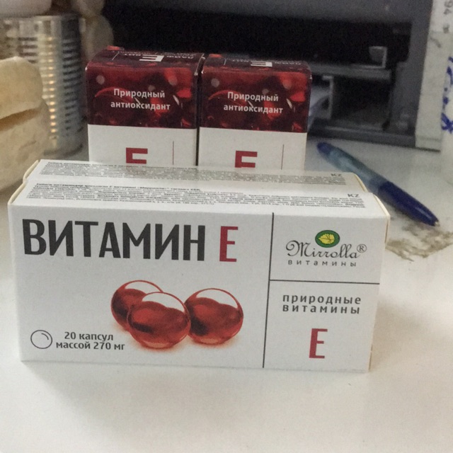 Vitamin E đỏ Zentiva của nga 270mg và 400mg.