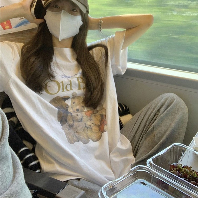 Áo thun IELGY tay ngắn dáng rộng in hình chú gấu dễ phối đồ cá tính cho nữ