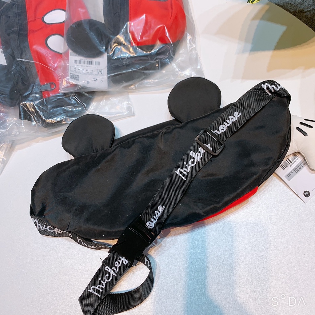 Túi Zara Mickey đeo chéo cho bé, bé trai, bé gái. Màu đỏ đen. Kích thước: 24x12