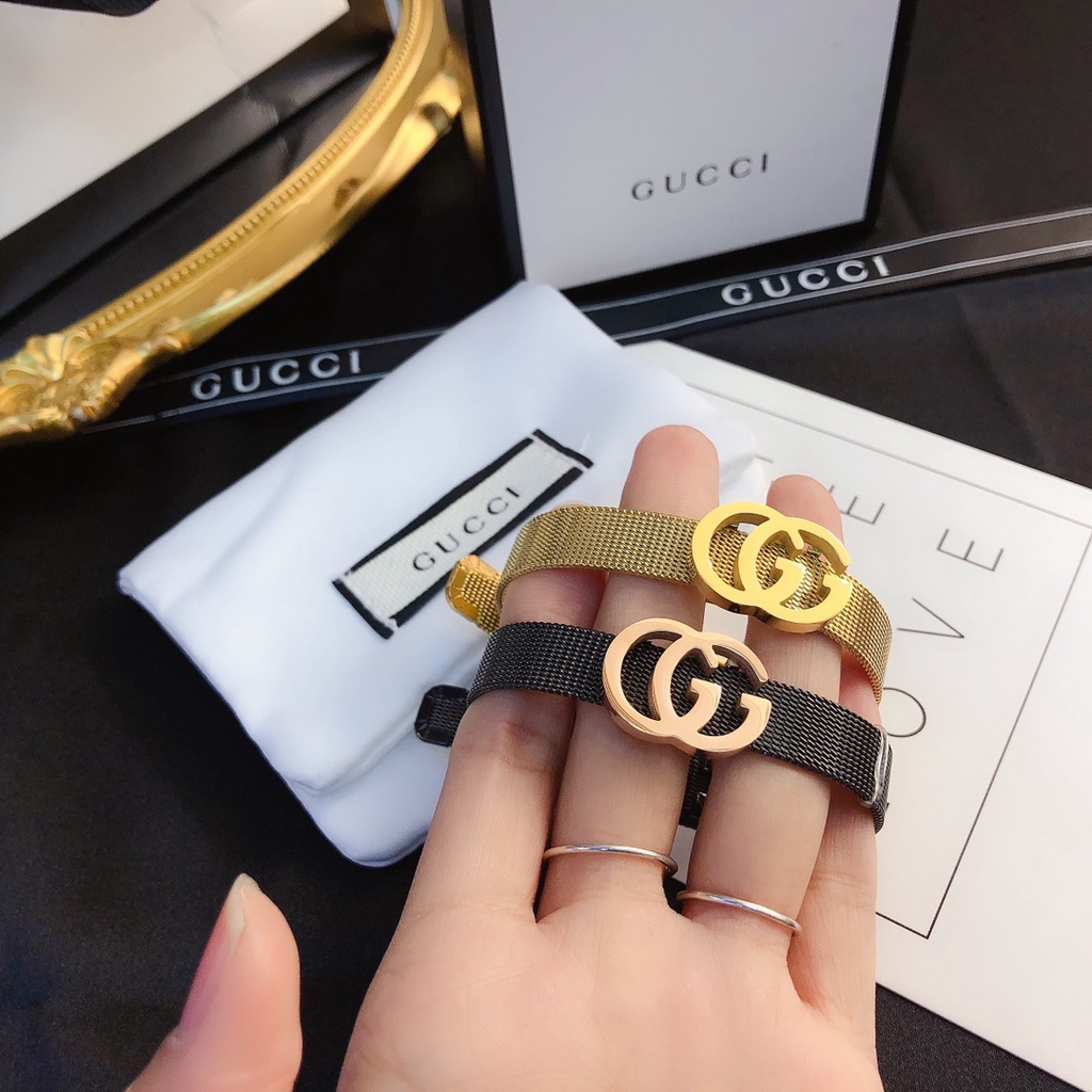 Vòng Tay Gucci Bằng Thép Titan Nhẹ Dát Khảm Chữ Không Phai Màu Đơn Giản Cổ Điển Đa Ứng Dụng Sang Trọng Cho Nam Và Nữ