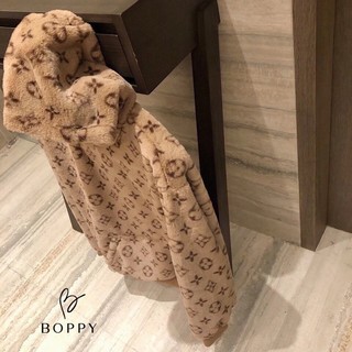 Áo hoodie LV lông thỏ