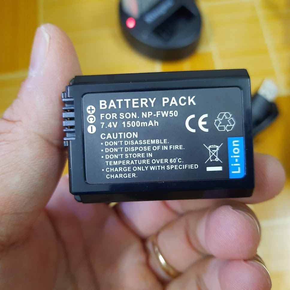 Pin máy ảnh sony NP-FW50 7.4v 1500mah dùng cho máy ảnh sony A6000, A6300, A6500, A7, A7 II, A7R, A7S