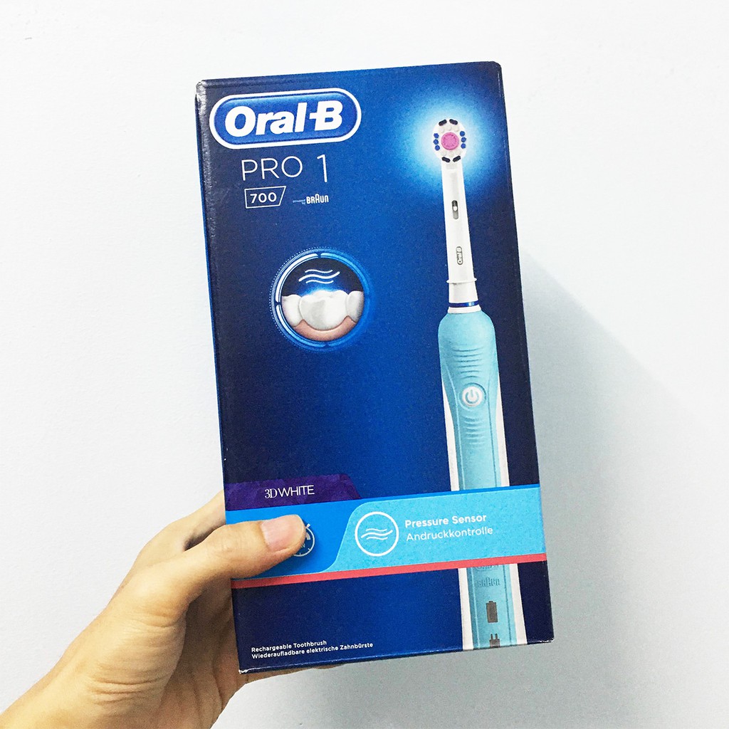 Bàn chải điện Oral-B Pro 700 3D