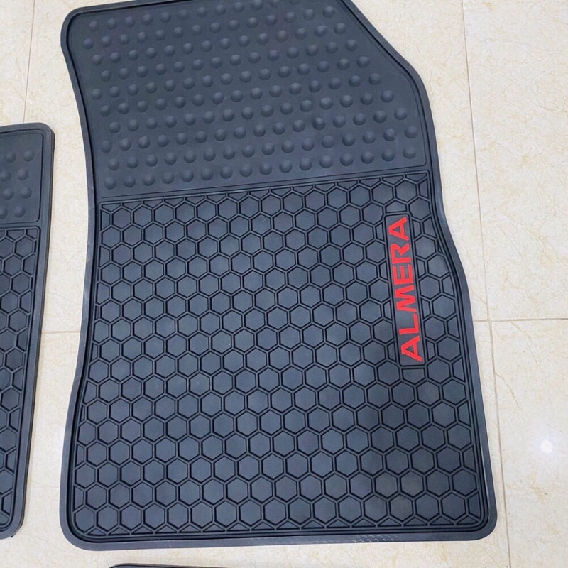 Thảm lót sàn cao su xe Nissan Almera màu đen