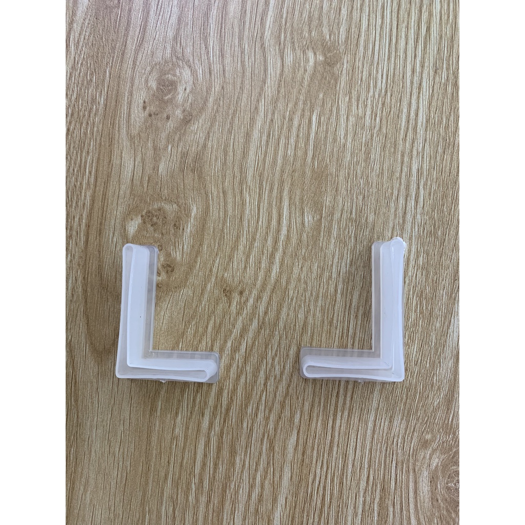 Phụ kiện  kệ sắt V lỗ 4x6 - 3x5