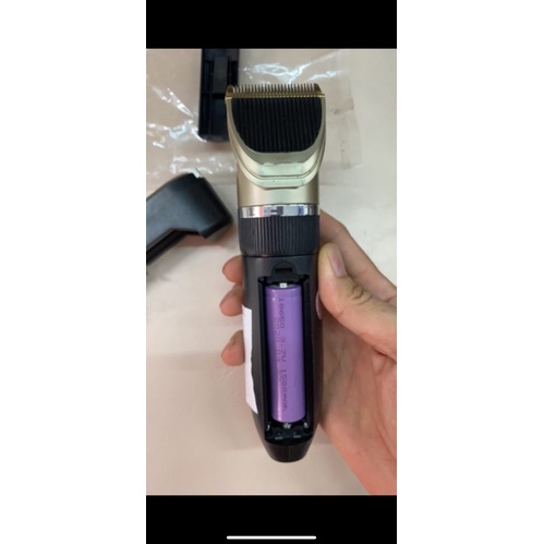 Sạc pin tông đơ