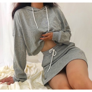 Áo ngắn croptop hoodie có nón phong cách LOVEKIUTEE