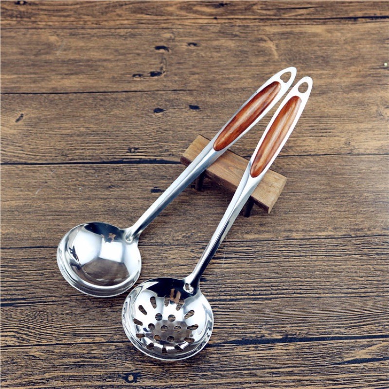 Muôi ăn lẩu/ vá ăn lẩu miệng 7.5cm cán cầm dài 21cm