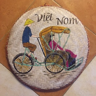 Tranh vẽ mẹt hình xích lô Việt nam 35cm