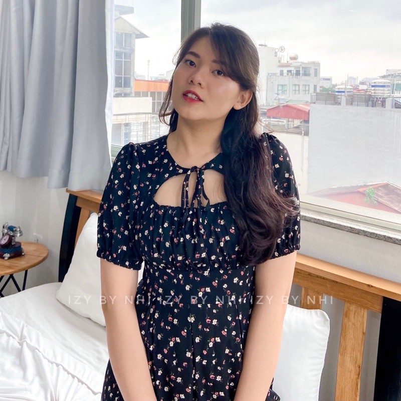 [Mã SKAMA06 giảm 8% tối đa 50K đơn 250K] ĐẦM VÁY BIGSIZE NHÚN NGỰC BUỘC NƠ HOA NHÍ ĐEN - LILY DRESS BIG SIZE - IZYBYNHI | BigBuy360 - bigbuy360.vn