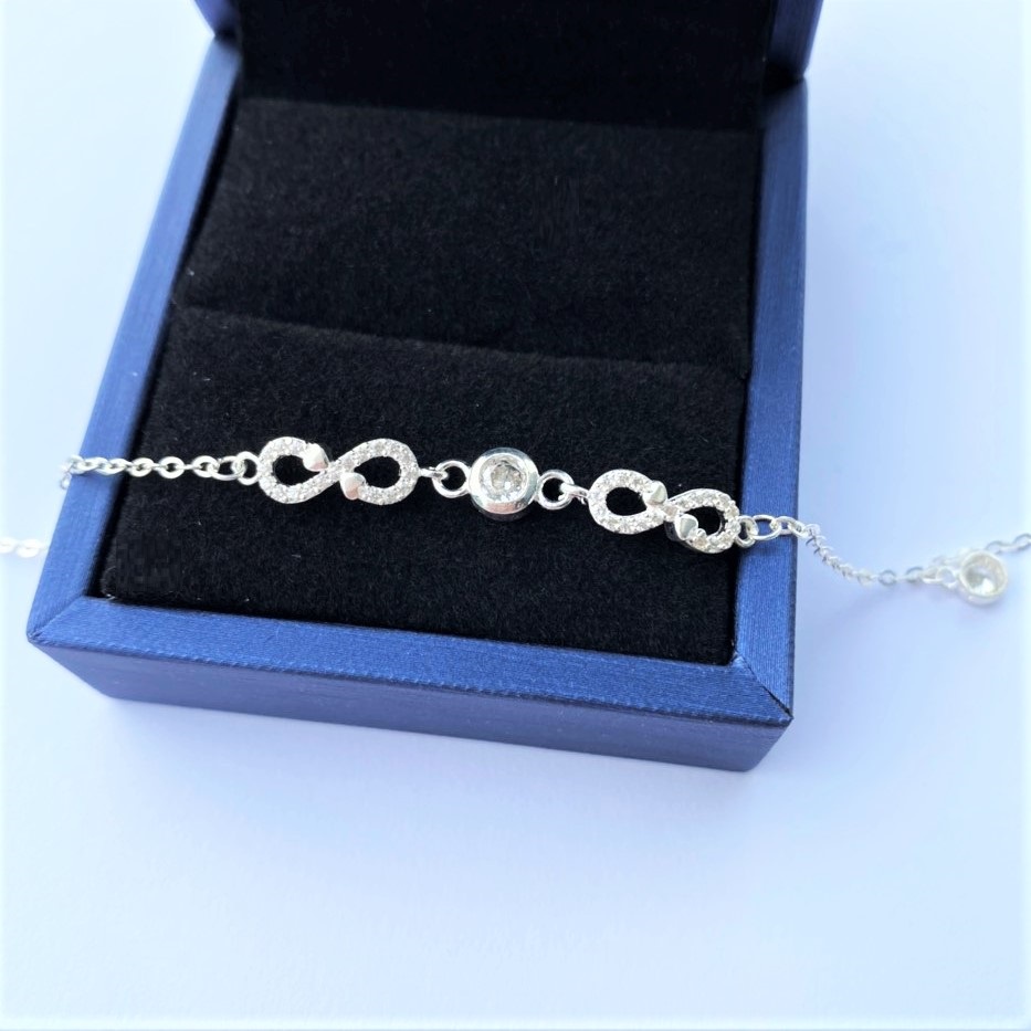 Lắc tay nữ bạc ta mặt vô cực gắn đá - Trang sức bạc Evasilver