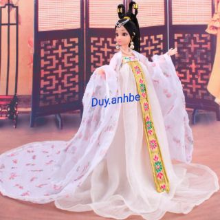 Búp bê cổ trang
