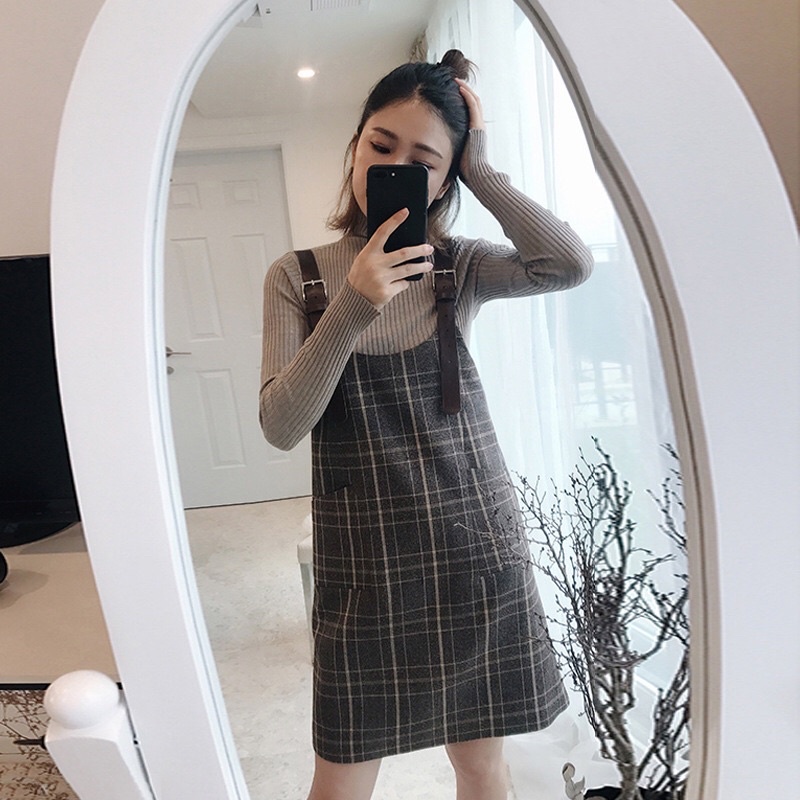 Set váy yếm kẻ caro hai món trẻ trung