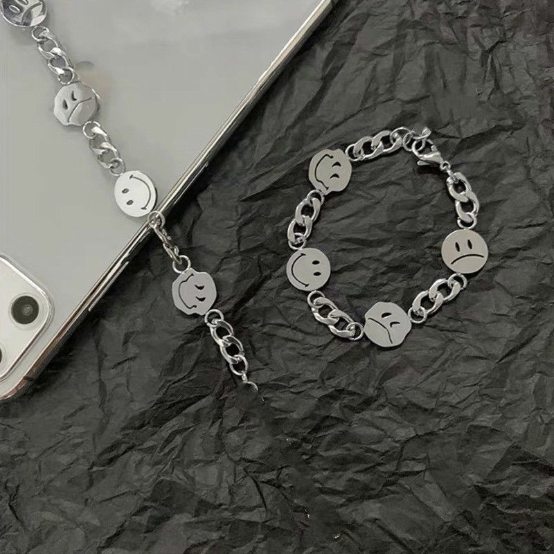 Vòng Tay Bằng Thép Titan Hình Mặt Cười Đơn Giản Cá Tính