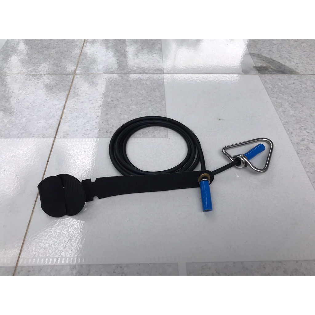 Dây đai làm bằng da bò rất mềm, êm (dây dài 2m). Móc chống xoắn, cực nhẹ - cao su chịu lực t
