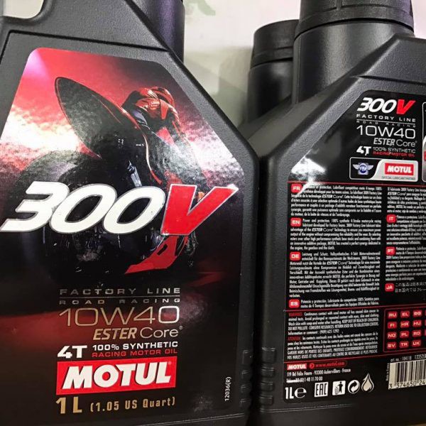 Motul 300V 10W40 1L (tem 3 lớp) nhập từ Pháp