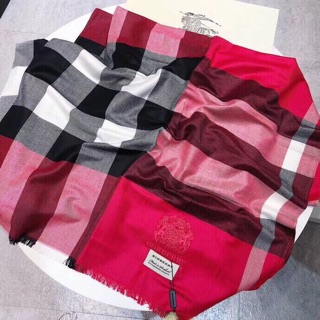 Khăn choàng burberry