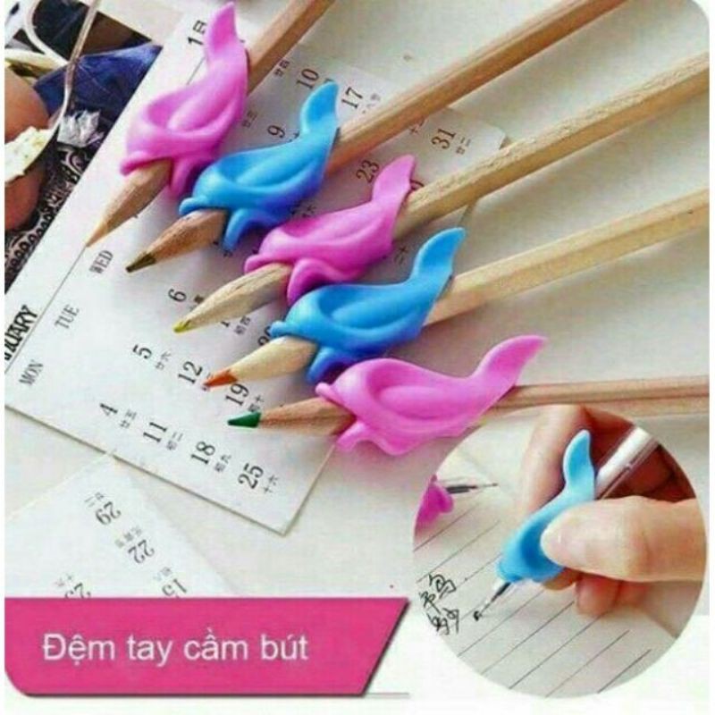 5 con cá tạp cầm bút